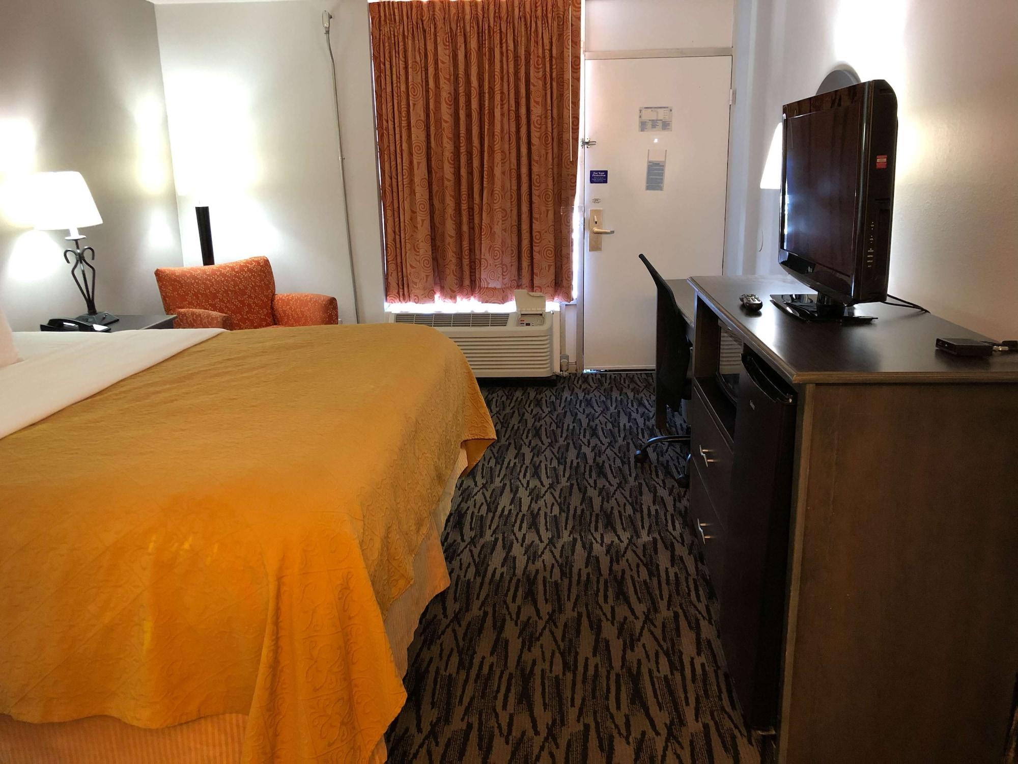 Motel 6-La Place, La Bagian luar foto